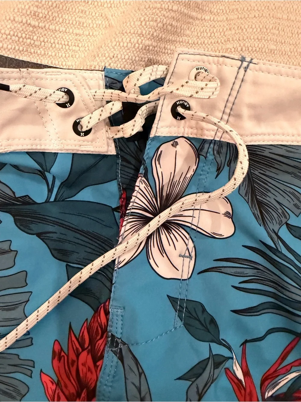 Hurley bold tropical